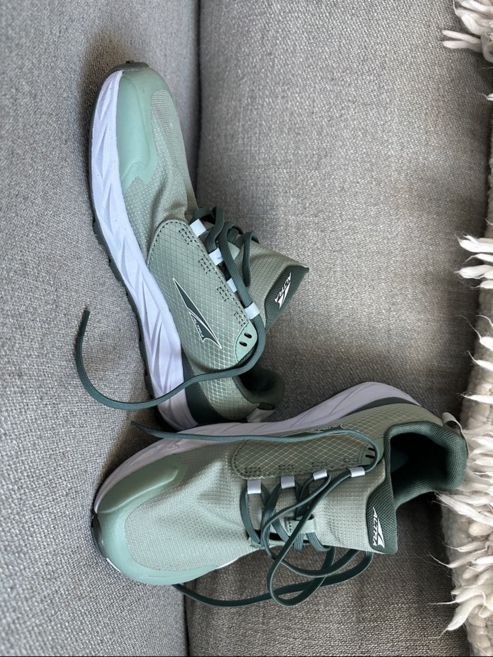 Altra Women's Superior 6 trail running shoes 7.5 sage green